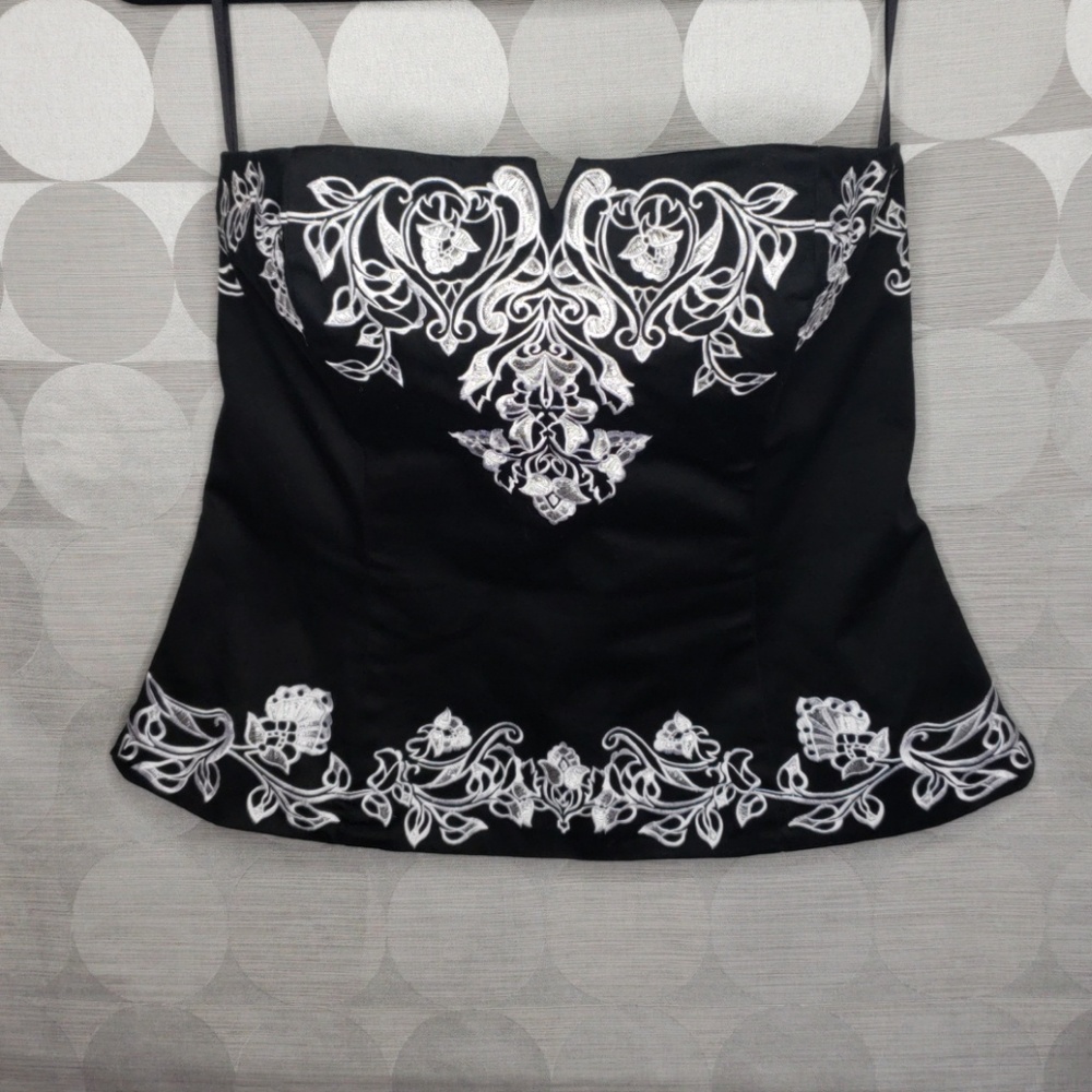 WHBM • black and white fancy strapless top